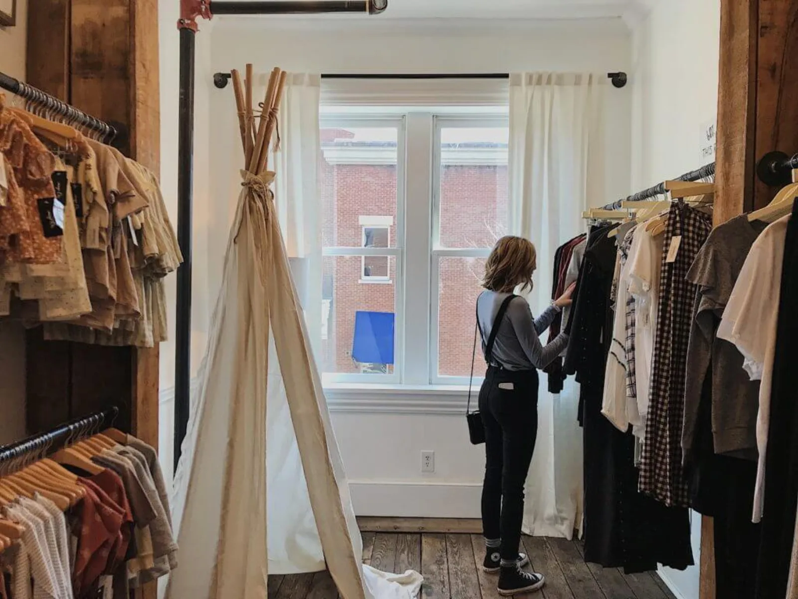 Pop-up shop for seasonality
